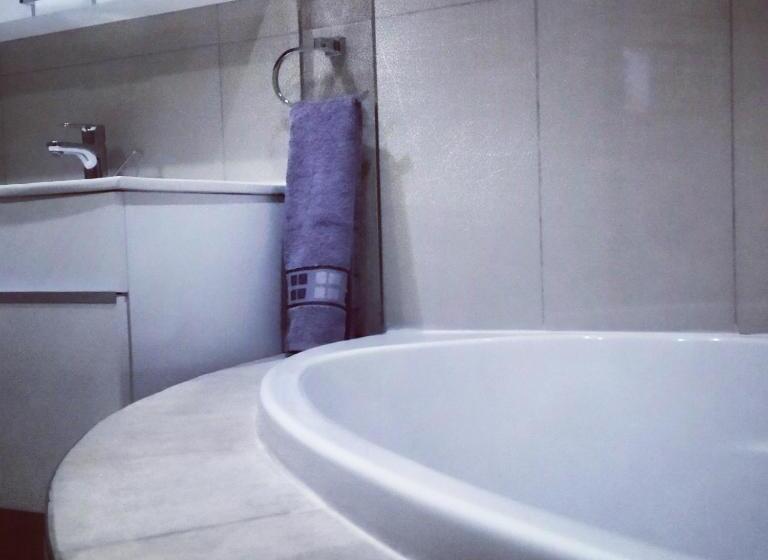 سوییت اجرایی, Pamo Hotel And Restaurants