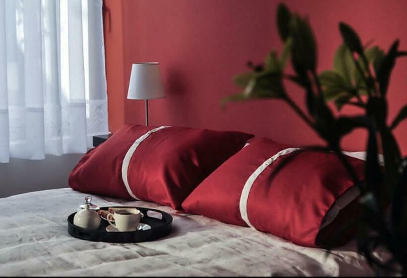 标准单人间, Stella Talca