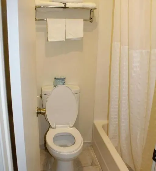 Classic Neljän Hengen Huone, Travelodge By Wyndham Buena Park