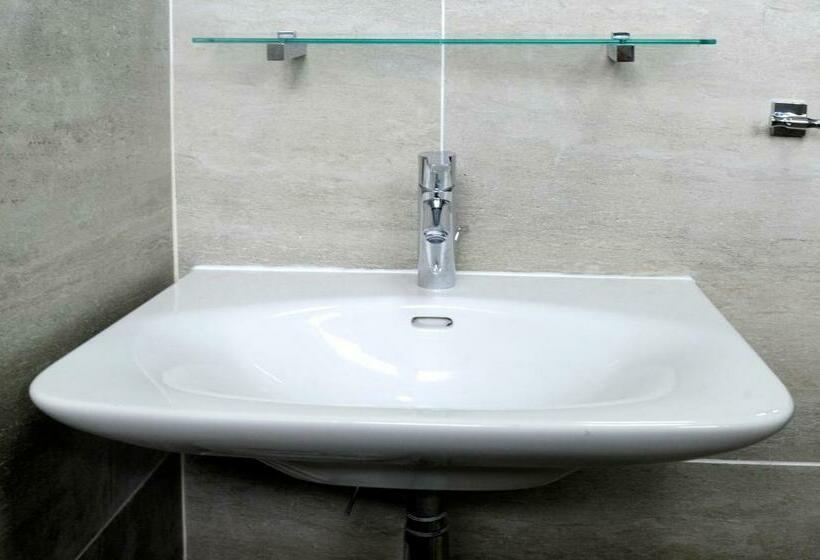 Номер Стандарт, Oliveroom Self Catering And B&b