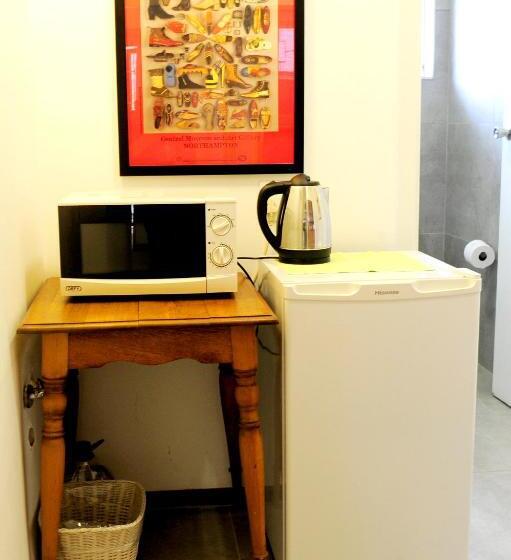 スタンダードルーム, Oliveroom Self Catering And B&b