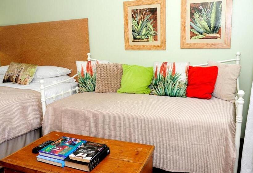 Семейный Номер, Oliveroom Self Catering And B&b