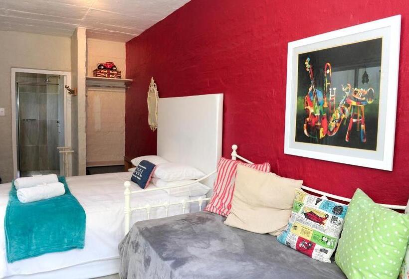 Семейный Номер, Oliveroom Self Catering And B&b