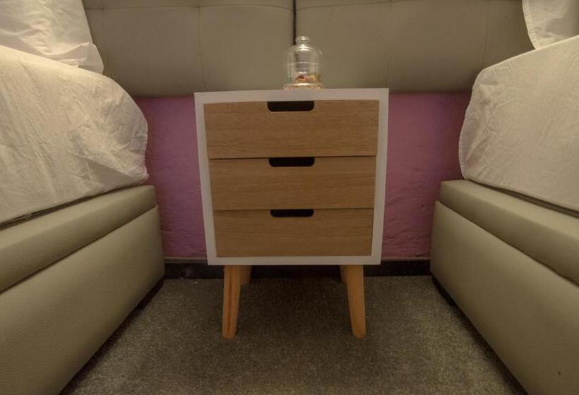 高级洋房, Riad Antek