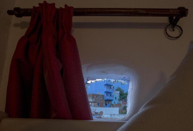 בקתה סופריור, Riad Antek