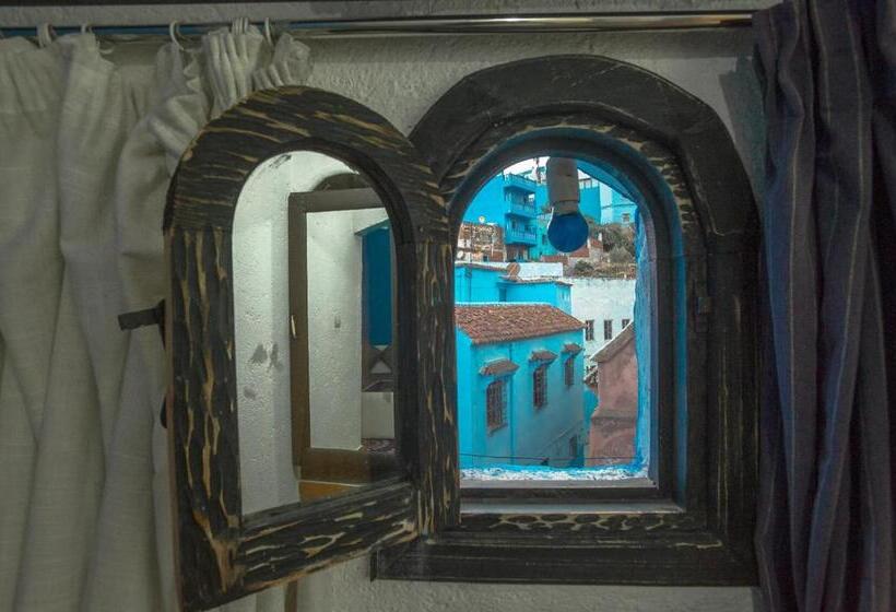 בונגלו משפחתי, Riad Antek