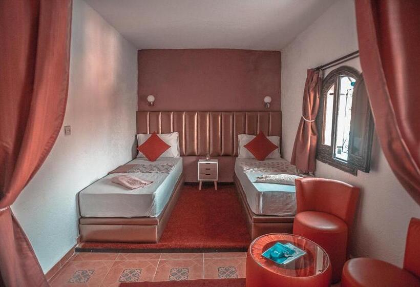 בקתה סטנדרטית, Riad Antek