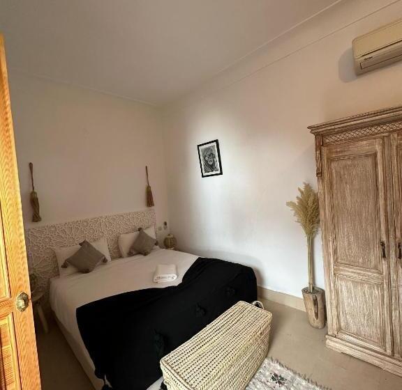 اتاق لوکس خانوادگی, Riad Sarah Sabrina