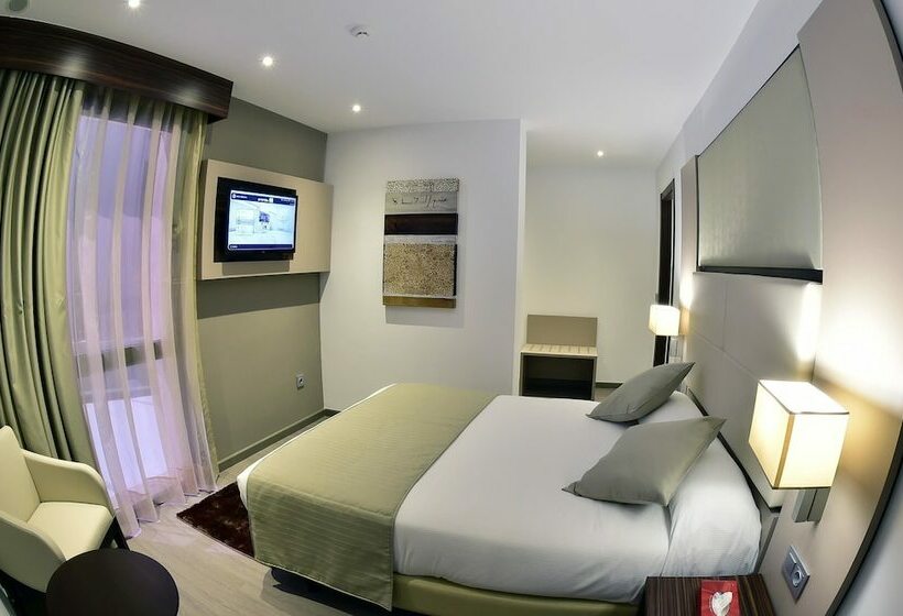 اتاق لوکس, Az Hôtels Vieux Kouba