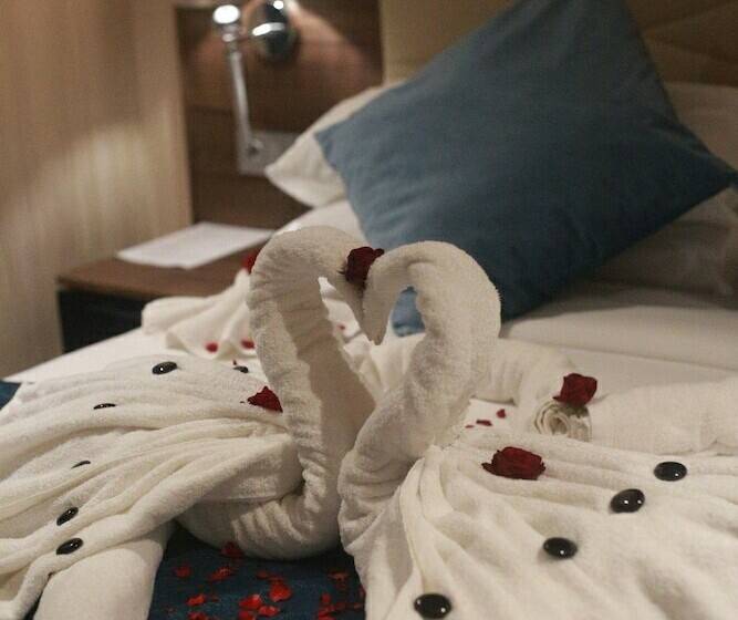 اتاق لوکس, Az Hôtels Vieux Kouba