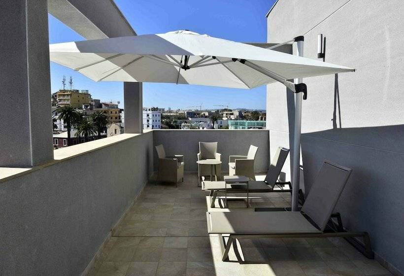 اتاق لوکس, Az Hôtels Vieux Kouba