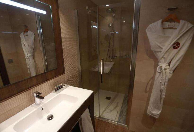 Deluxe Suite King Bed, Az Hôtels Vieux Kouba