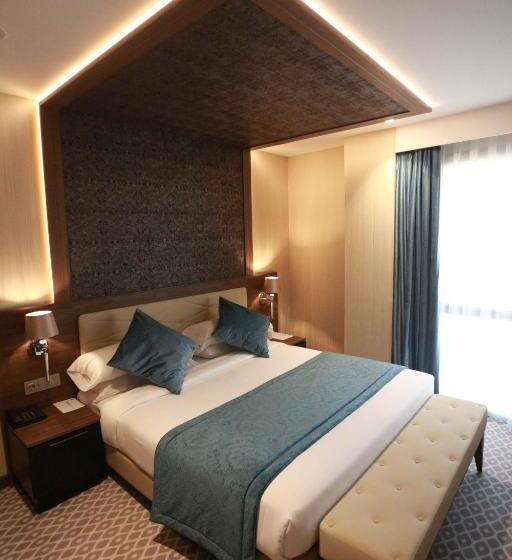 Deluxe Suite King Bed, Az Hôtels Vieux Kouba