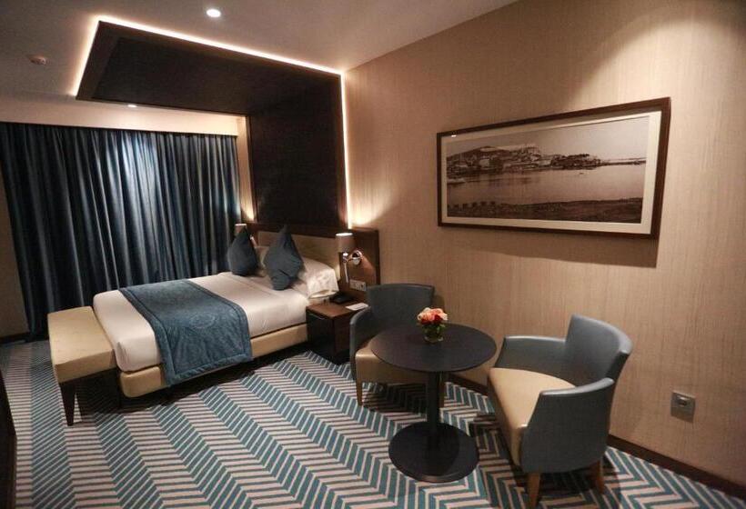 سوییت سوپریور, Az Hôtels Vieux Kouba