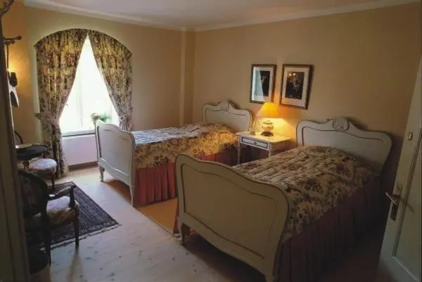 スタンダードルーム, Broholm Castle
