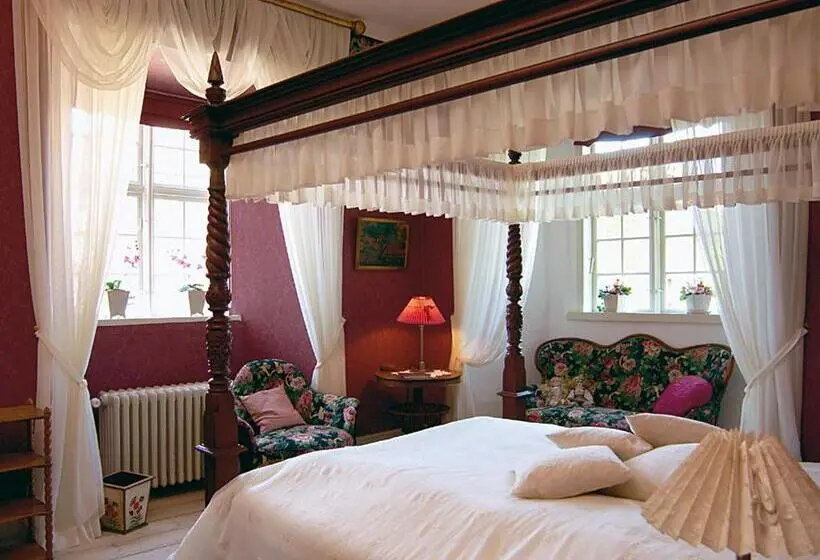 バス共有のスタンダードルーム, Broholm Castle