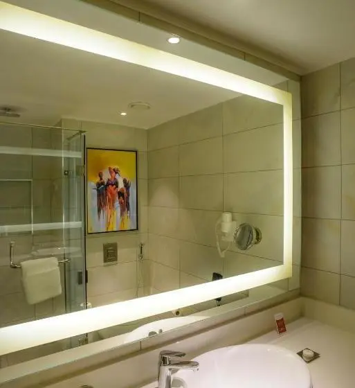 اتاق استاندارد با تخت بزرگ, Crowne Plaza Nairobi Airport, An Ihg