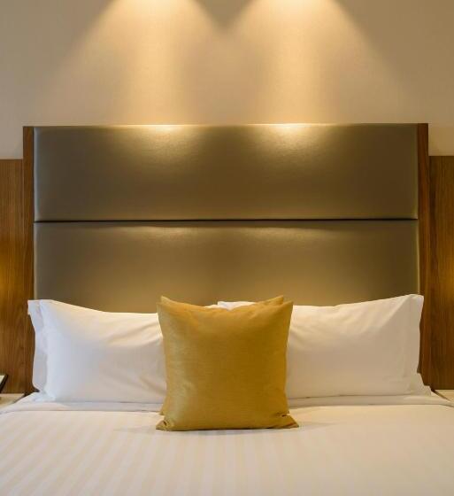 اتاق استاندارد با تخت بزرگ, Crowne Plaza Nairobi Airport, An Ihg