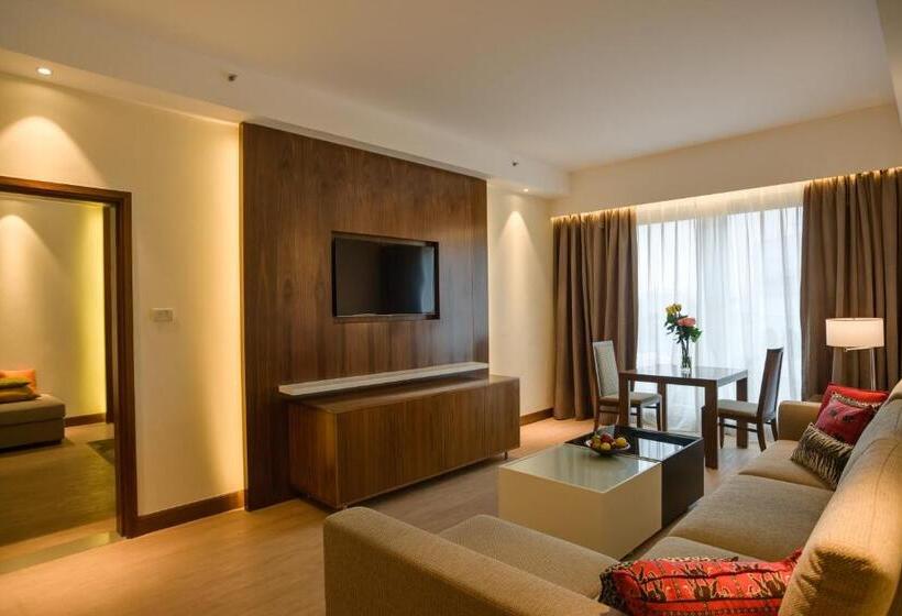 سوئیت با تخت بزرگ, Crowne Plaza Nairobi Airport, An Ihg