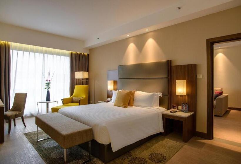 سوئیت با تخت بزرگ, Crowne Plaza Nairobi Airport, An Ihg