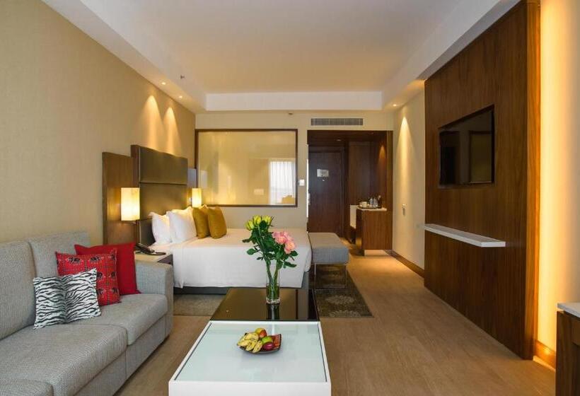 سوئیت جونیور با تخت بزرگ, Crowne Plaza Nairobi Airport, An Ihg