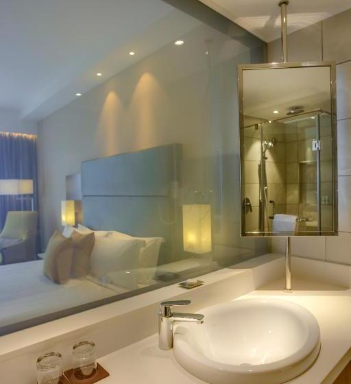 سوئیت جونیور با تخت بزرگ, Crowne Plaza Nairobi Airport, An Ihg