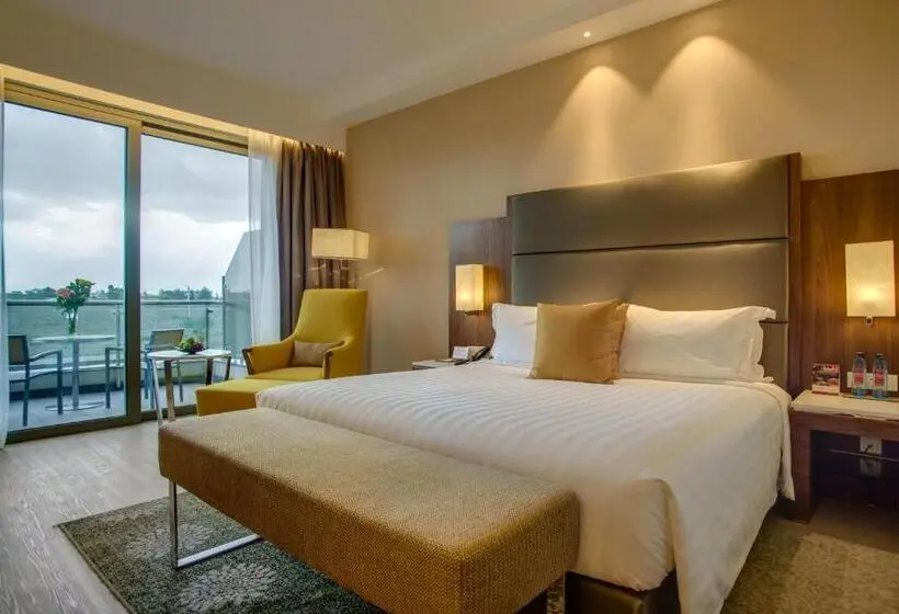 اتاق استاندارد با تخت بزرگ, Crowne Plaza Nairobi Airport, An Ihg