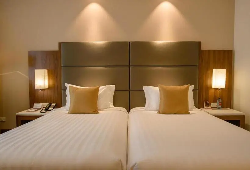 اتاق استاندارد با بالکن, Crowne Plaza Nairobi Airport, An Ihg