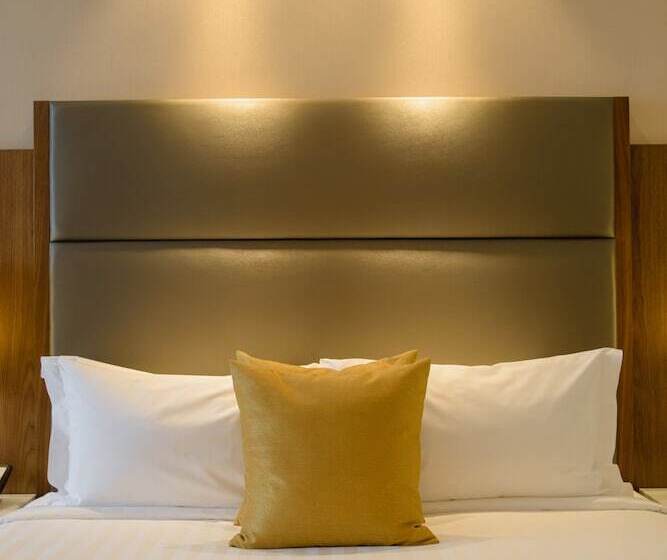 اتاق استاندارد, Crowne Plaza Nairobi Airport, An Ihg