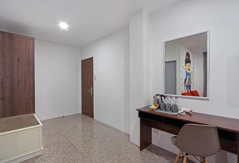 غرفة بريميوم, Pula Silom