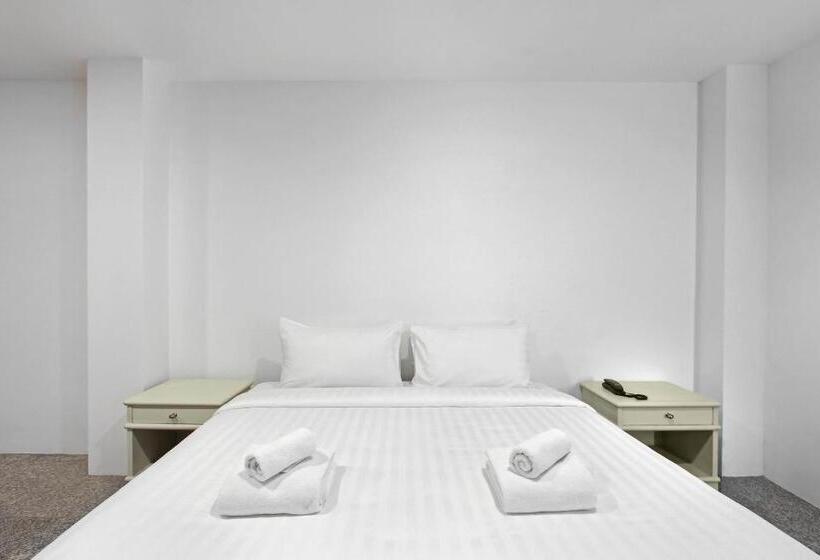 غرفة بريميوم, Pula Silom