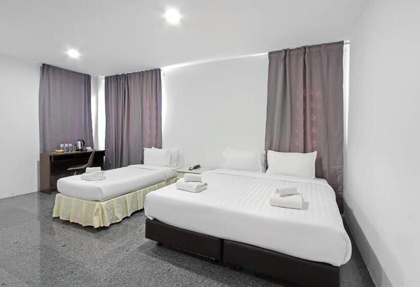 Трехместный Номер Премиум, Pula Silom