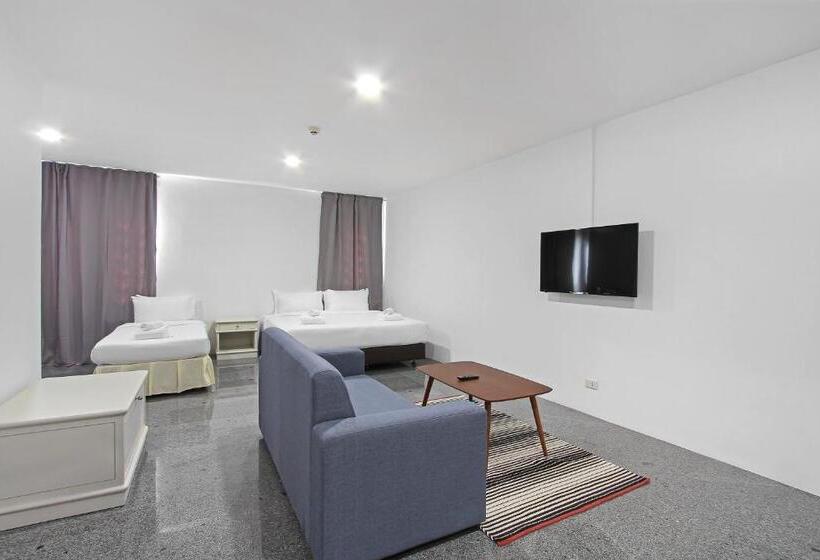 غرفة بريميوم ثلاثية, Pula Silom