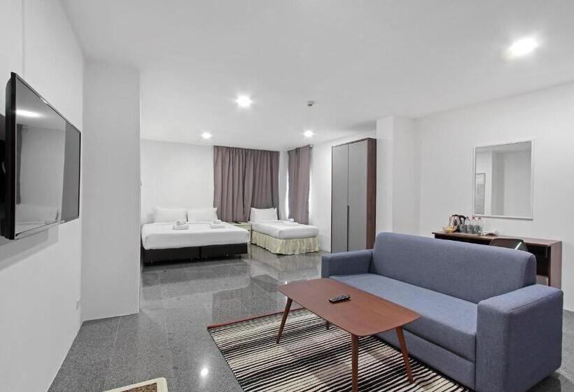 غرفة بريميوم ثلاثية, Pula Silom