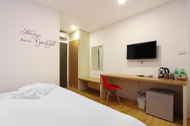 غرفة قياسية, Pula Silom