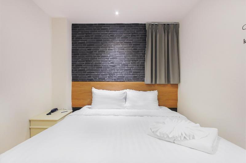 غرفة قياسية, Pula Silom