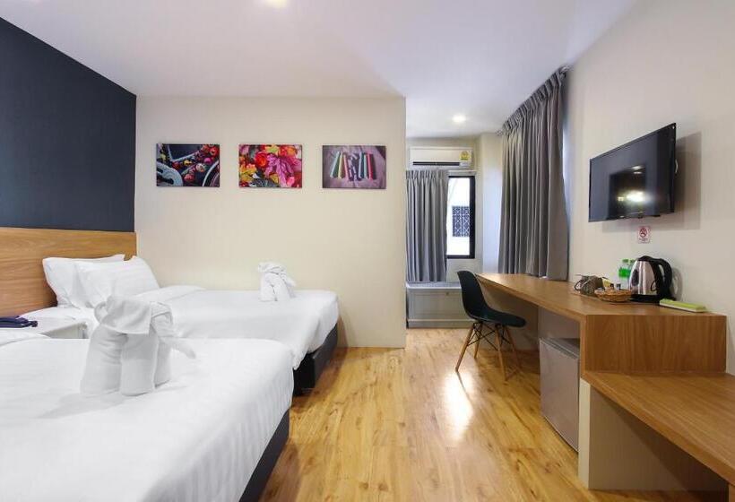 غرفة قياسية, Pula Silom