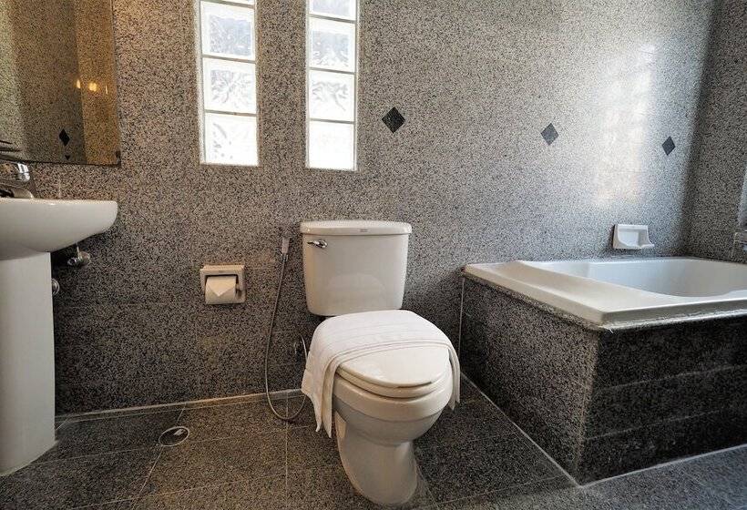 Номер Deluxe, Pula Silom