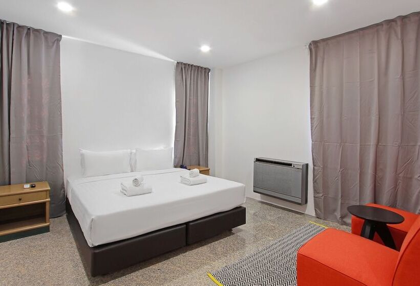 غرفة بريميوم, Pula Silom