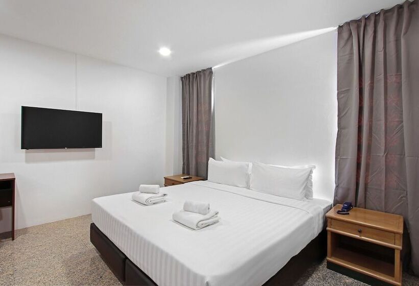 Номер Премиум, Pula Silom