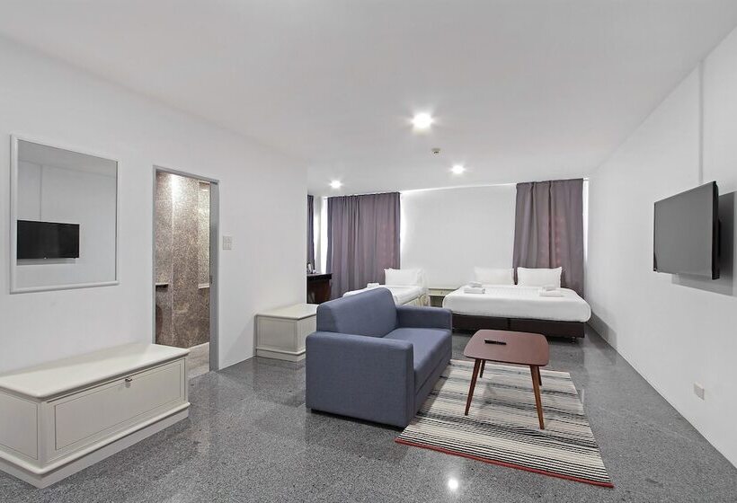 غرفة بريميوم ثلاثية, Pula Silom