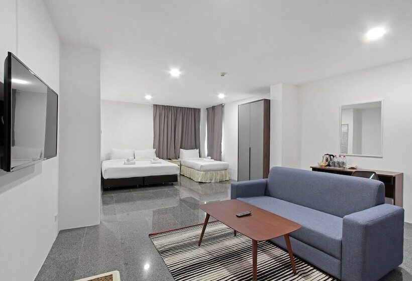 غرفة بريميوم ثلاثية, Pula Silom