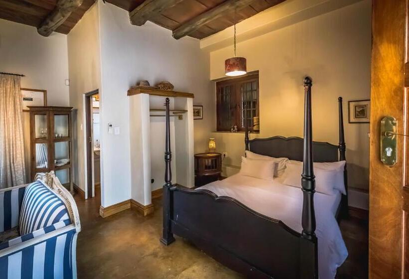 דירת חדר, De Leeuwenhof Estate