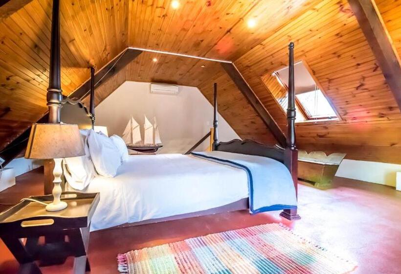 דירת חדר, De Leeuwenhof Estate