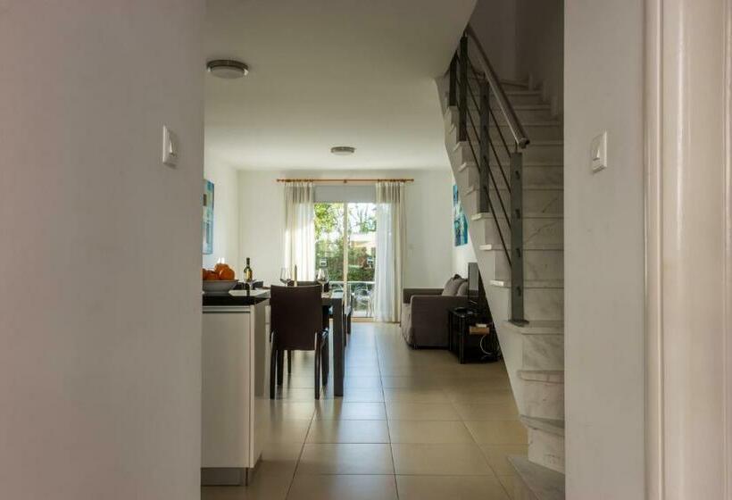 Апартаменты 2 Спальни с Садом, Elysia Park