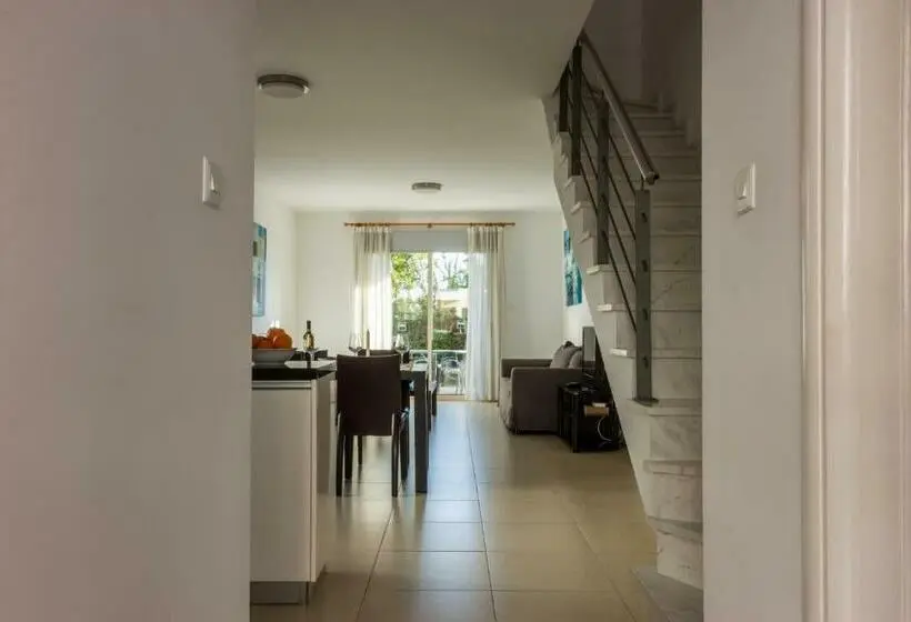 2 Bedroom Apartment With Garden