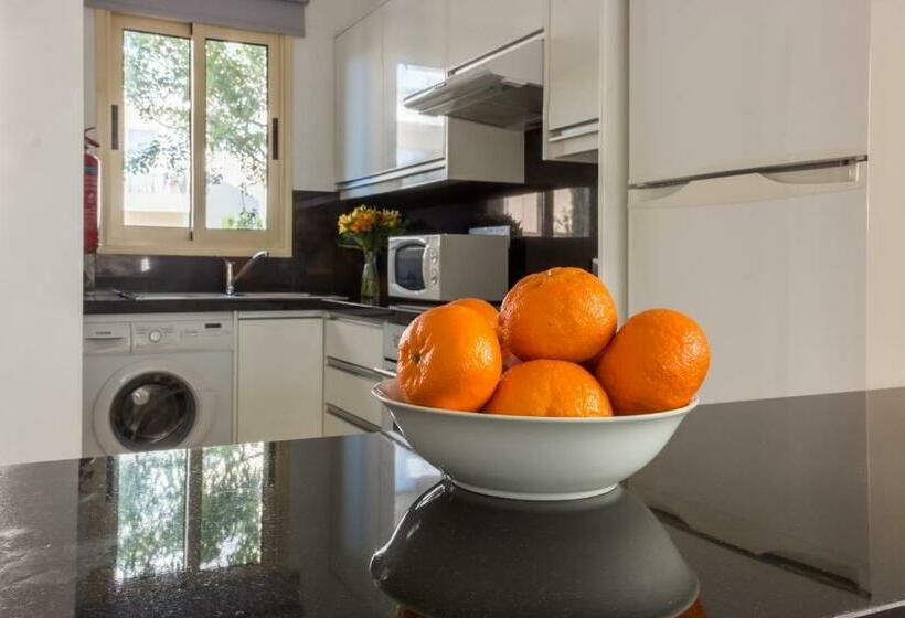 Апартаменты 2 Спальни с Садом, Elysia Park