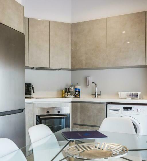 Студия Deluxe, Elysia Park