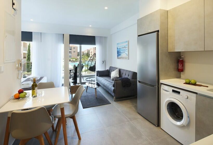 Студия Deluxe, Elysia Park