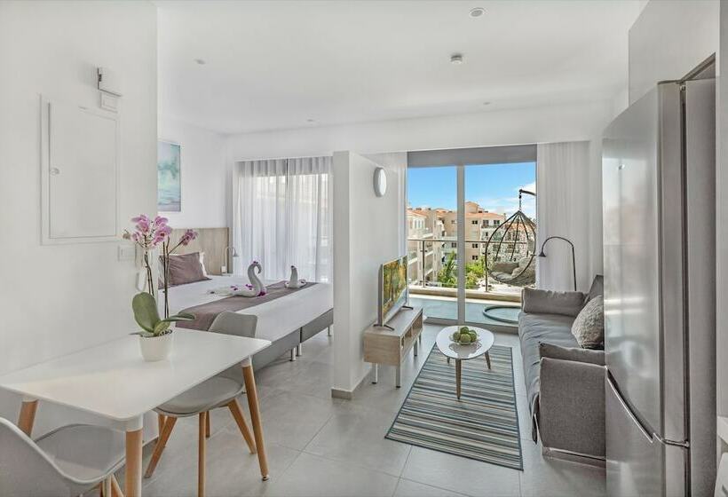 Студия Deluxe, Elysia Park